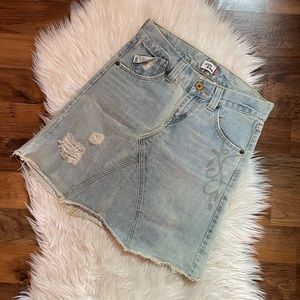 Y2K Levi’s Denim Skirt